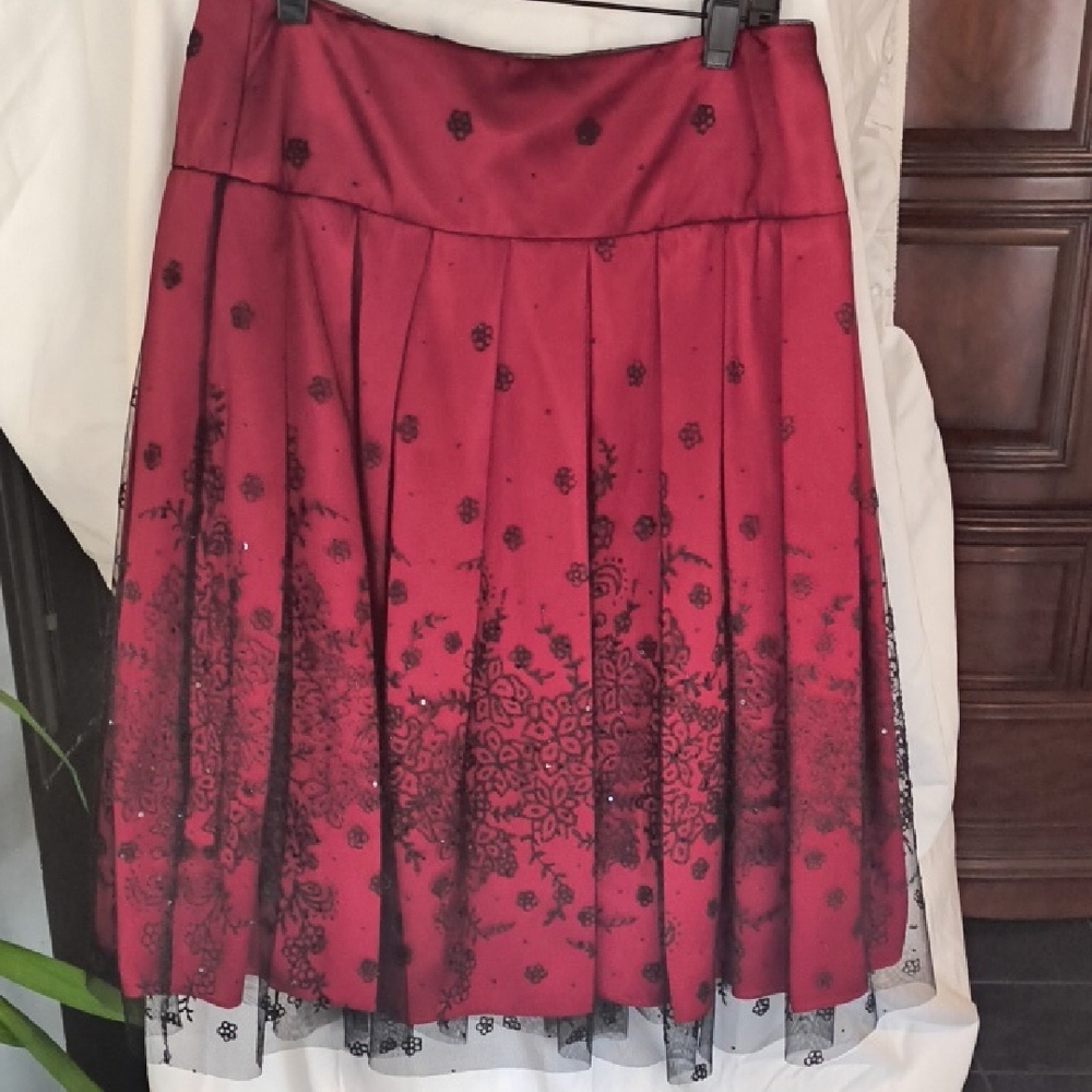 Adrianna Papell Red and Black Floral A-Line Skirt